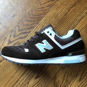Women’s New Balance sneakers